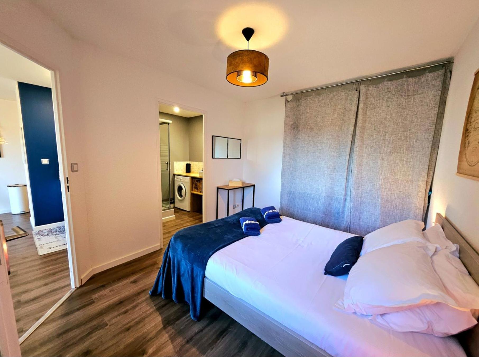 Appartement Residentiel Avec Parking/Proche Centre アングレーム エクステリア 写真
