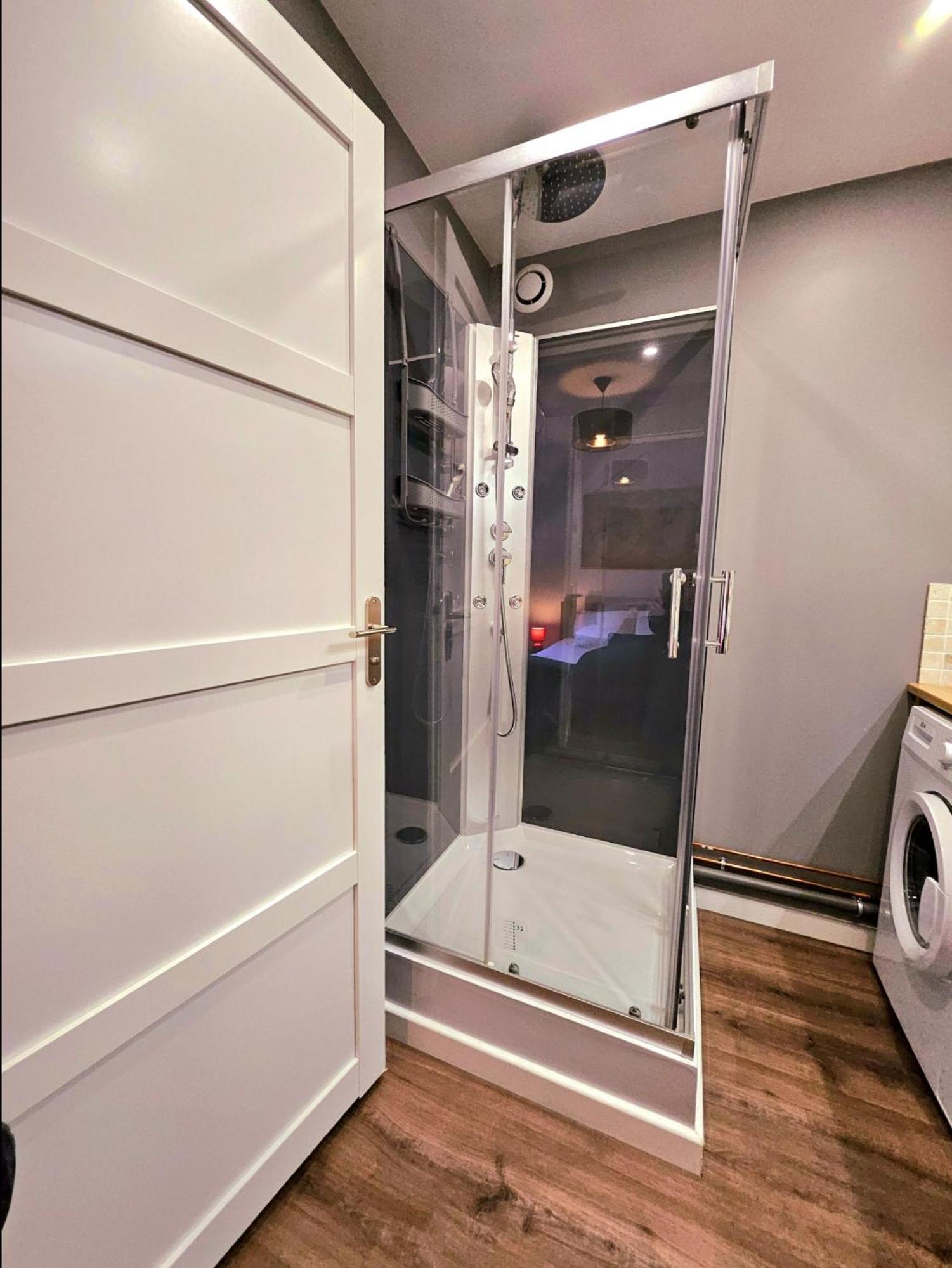 Appartement Residentiel Avec Parking/Proche Centre アングレーム エクステリア 写真