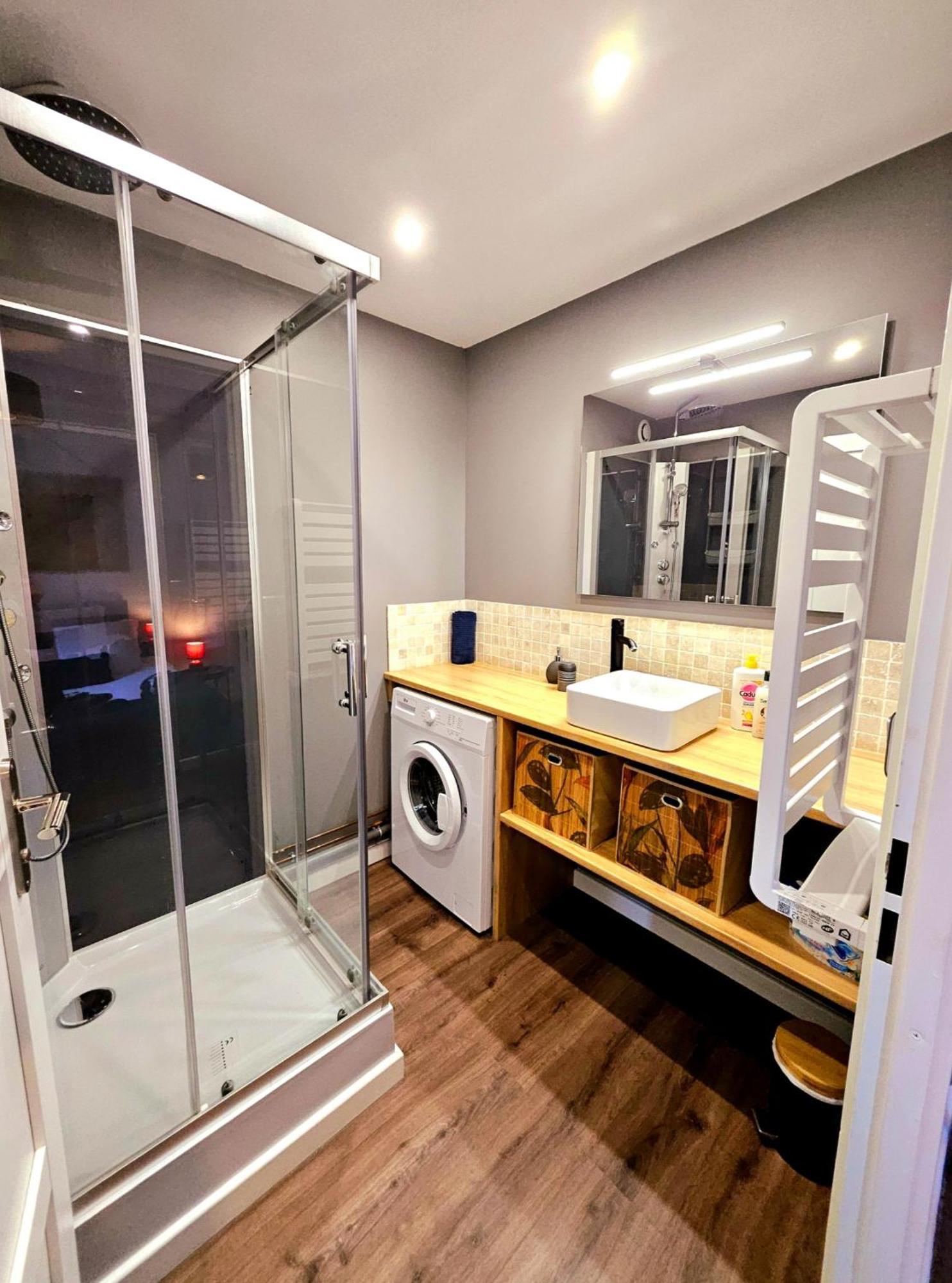 Appartement Residentiel Avec Parking/Proche Centre アングレーム エクステリア 写真